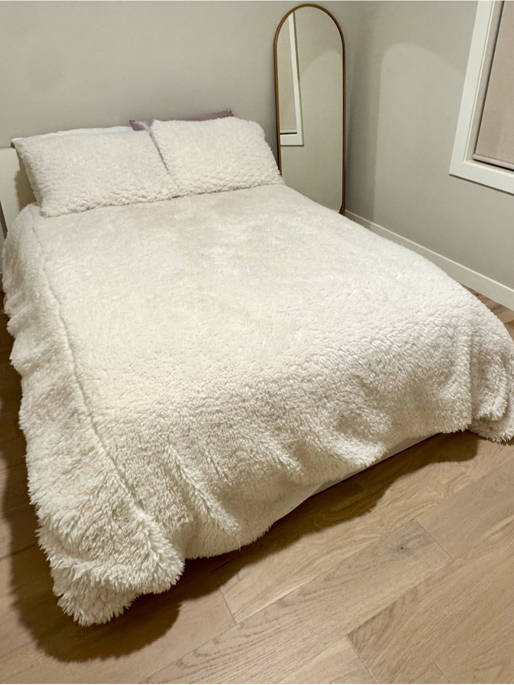 Pottery Barn Teen Cloud Faux Fur Full/Queen Duvet w/2 Standard Shams - Cream